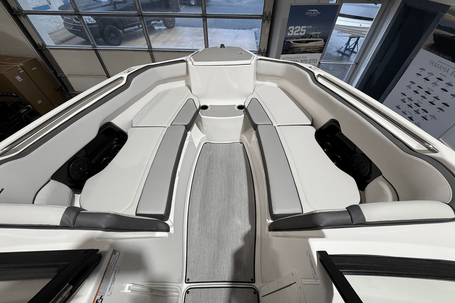 Slide: The Image of Yamaha AR250 2025 - 18