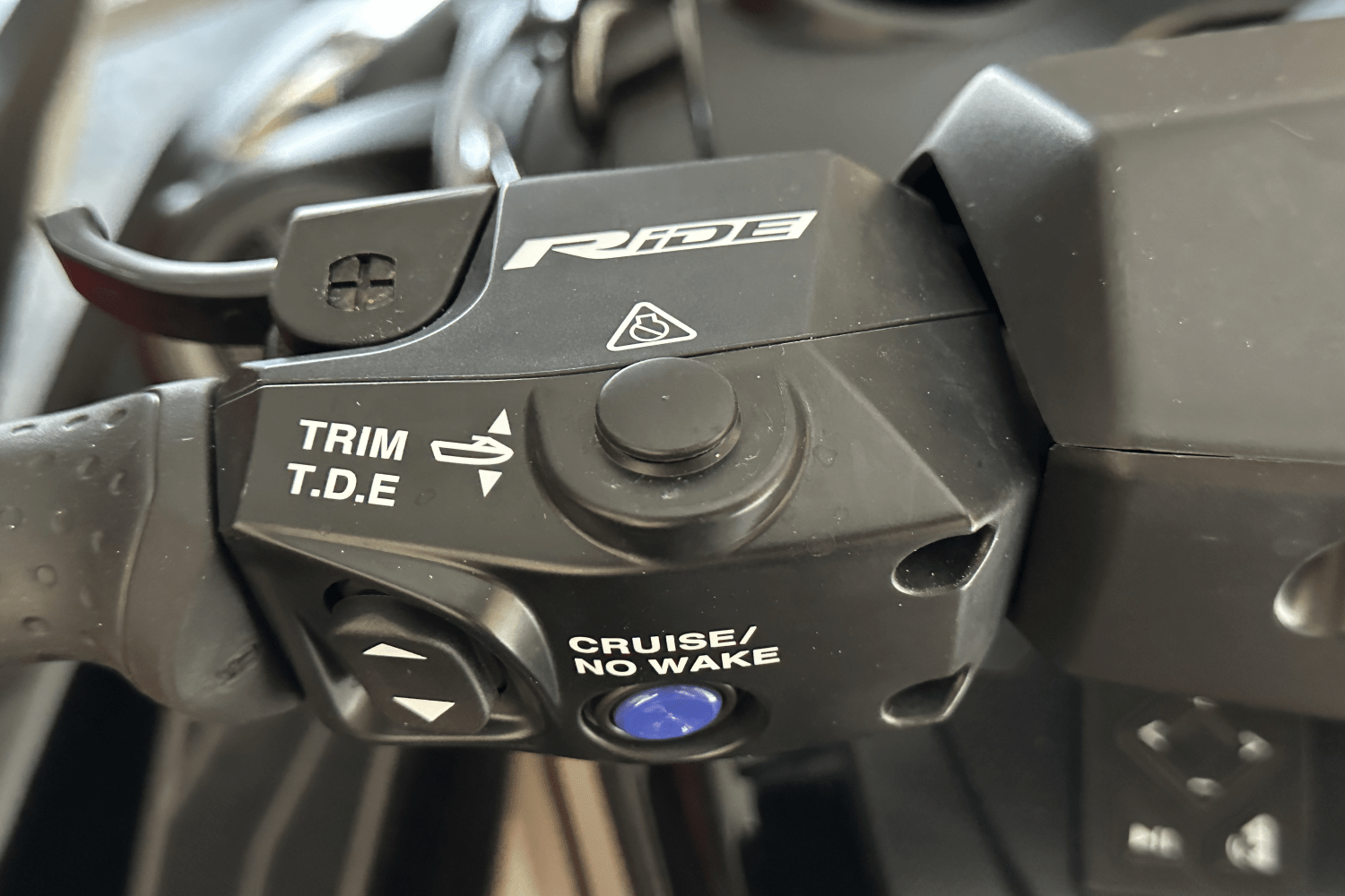 Slide: The Image of Yamaha FX1800B-YB 2023 - 34