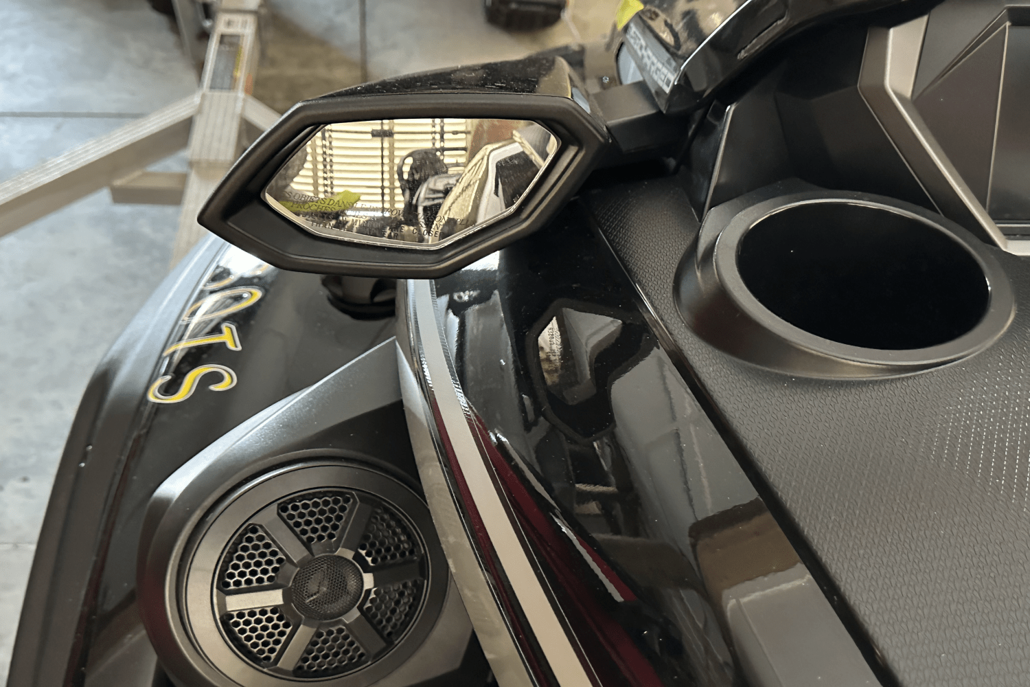 Slide: The Image of Yamaha FX1800B-YB 2023 - 37