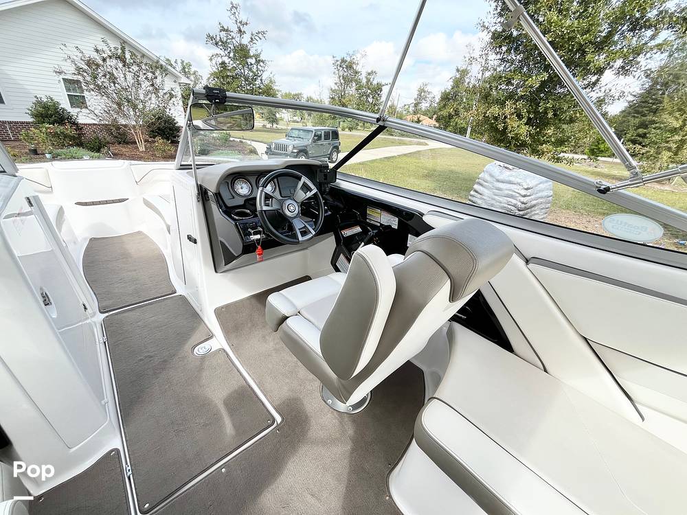 Slide: The Image of Captain's Chair - 14896818