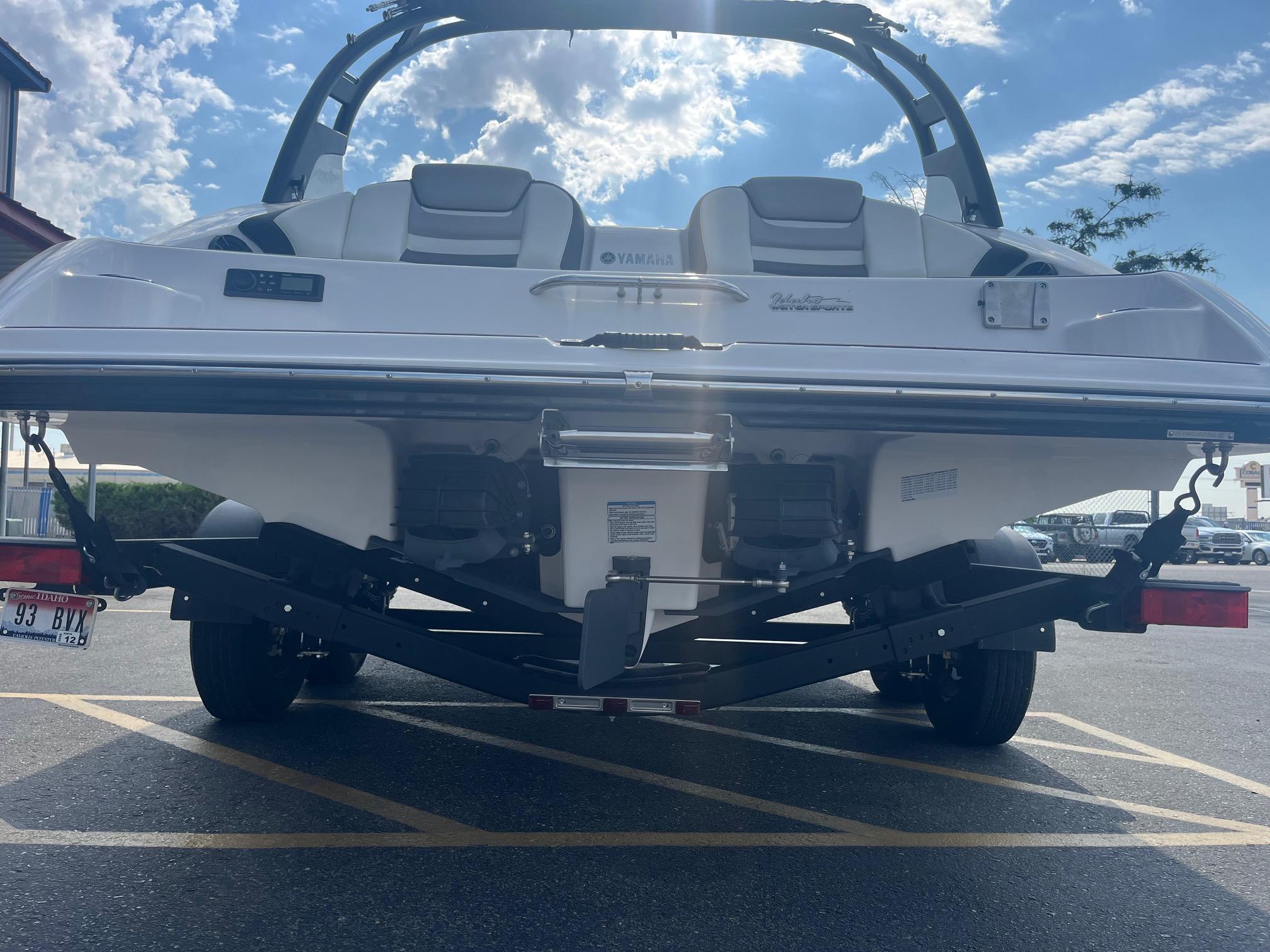 Slide: The Image of Yamaha Boats 212S 2020 - 5