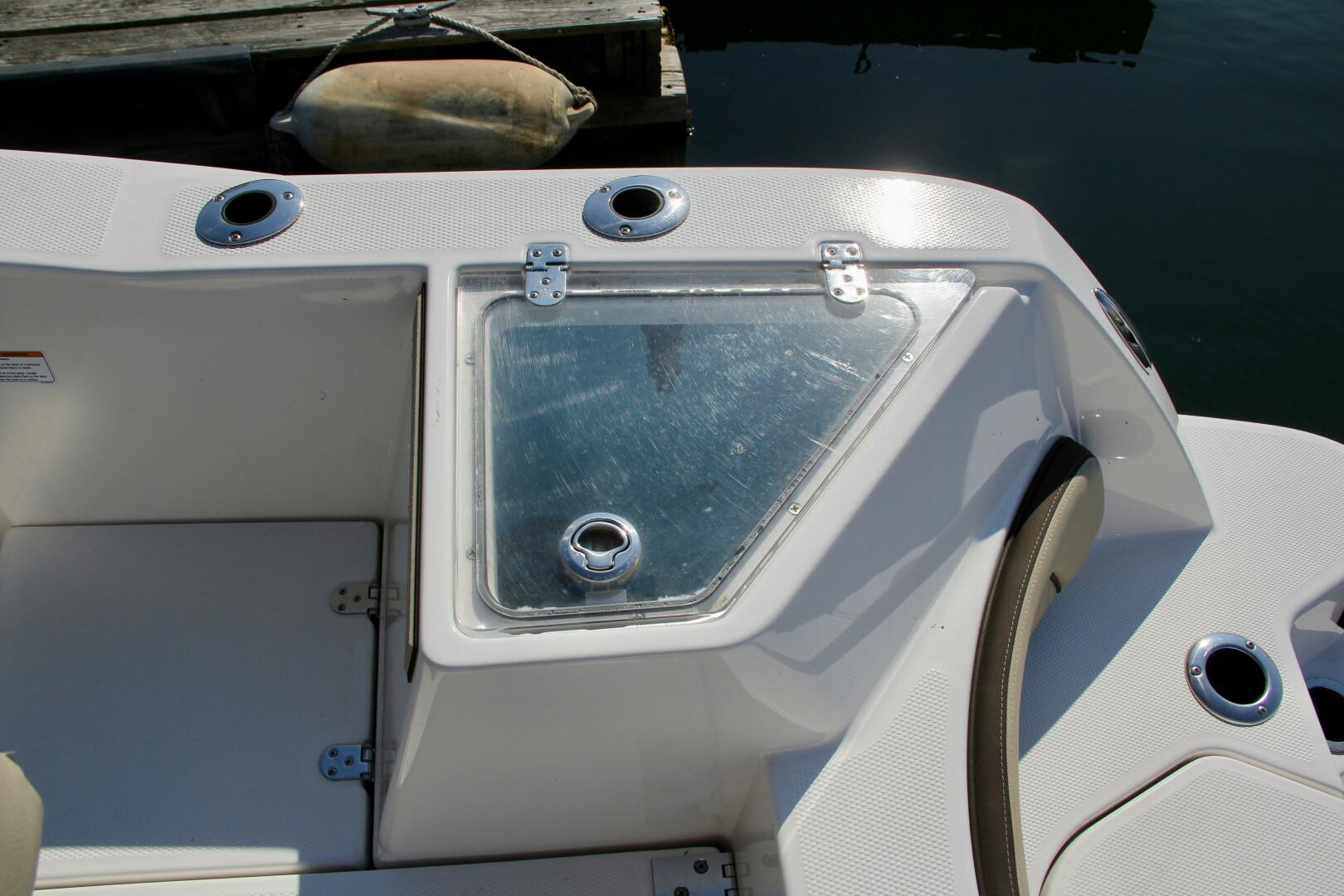 Slide: The Image of Yamaha Boats 222 FSH Sport E 2024 - 5316647