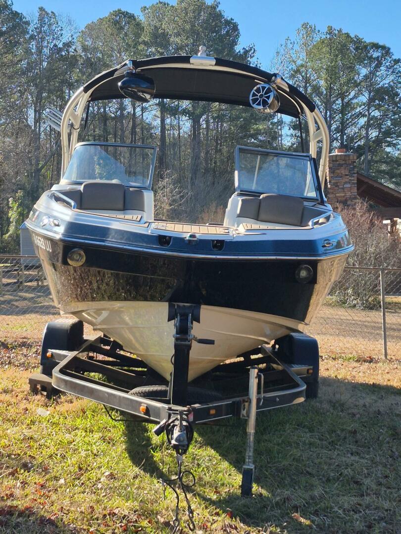 Slide: The Image of Yamaha Boats 242 Limited S 2011 - 4954803