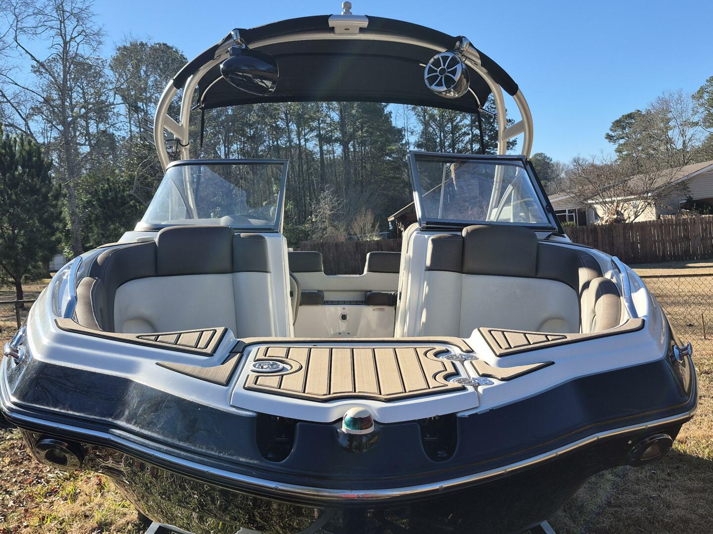 Slide: The Image of Yamaha Boats 242 Limited S 2011 - 4954848