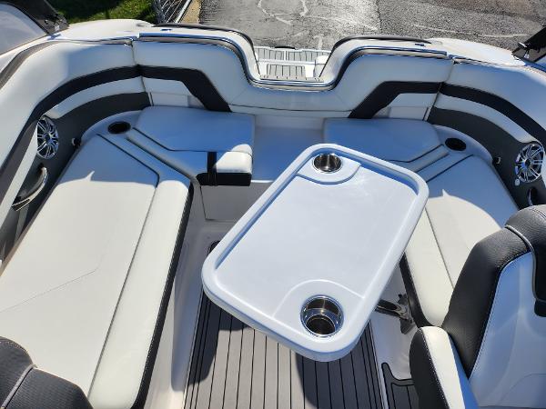 Slide: The Image of Interior of 2016 Yamaha Boats 242 Limited S with seating and table. - 20