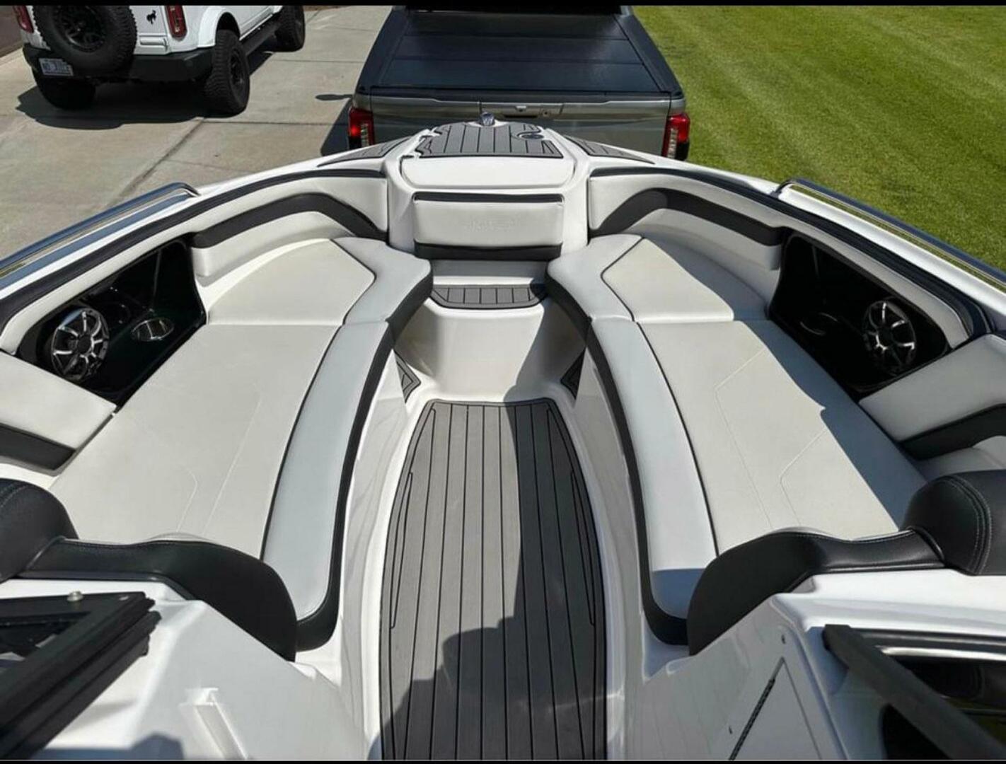 Slide: The Image of Yamaha Boats 242 Limited SE 2019 - 4755833