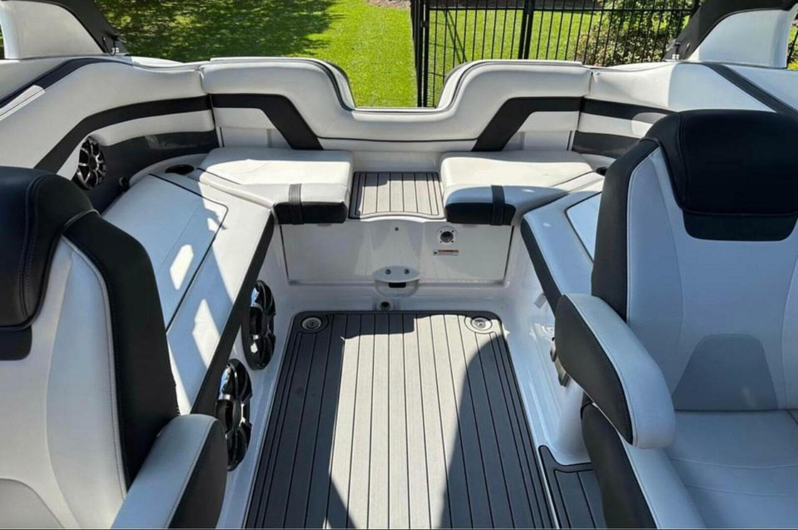 Slide: The Image of Yamaha Boats 242 Limited SE 2019 - 4755835