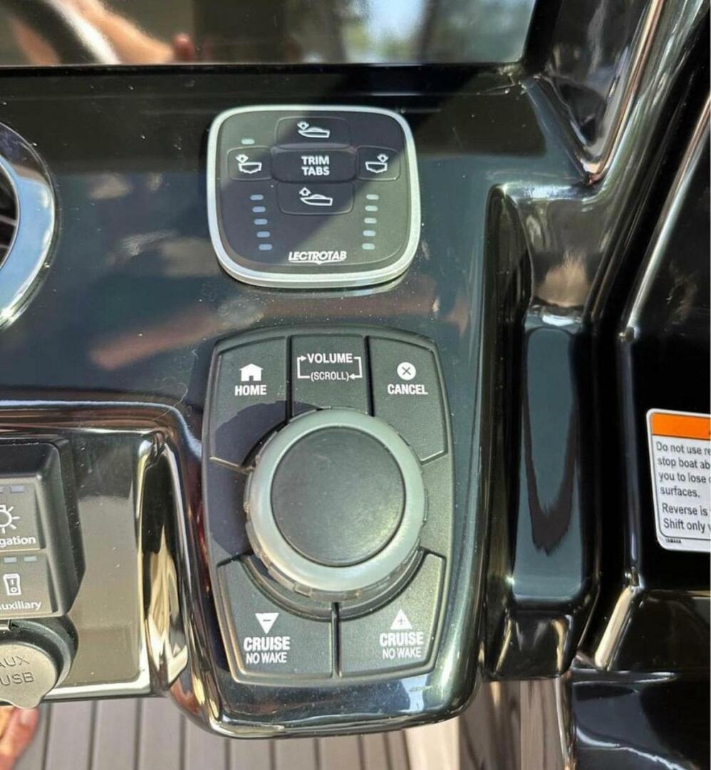 Slide: The Image of Yamaha Boats 242 Limited SE 2019 - 4755838