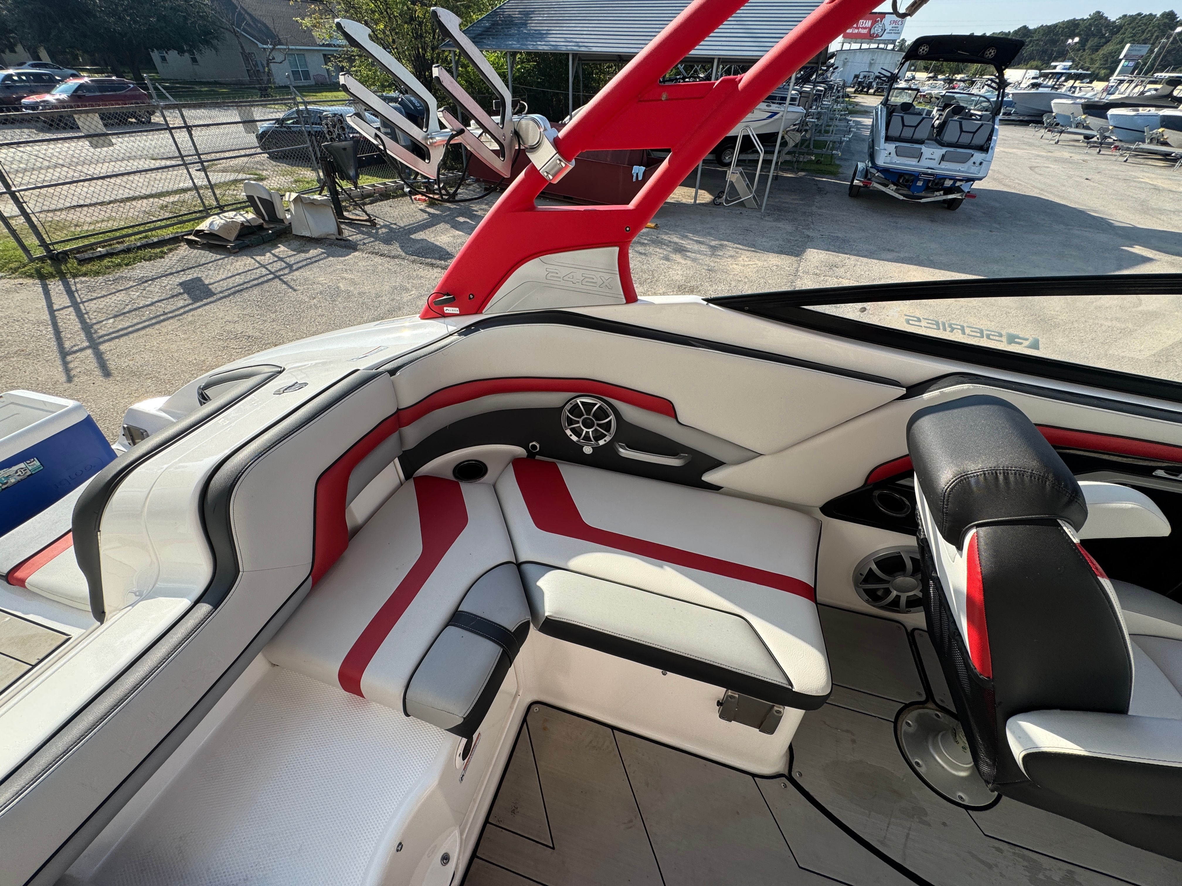 Slide: The Image of 2020 YAMAHA 242 XE - Image 11 - 11