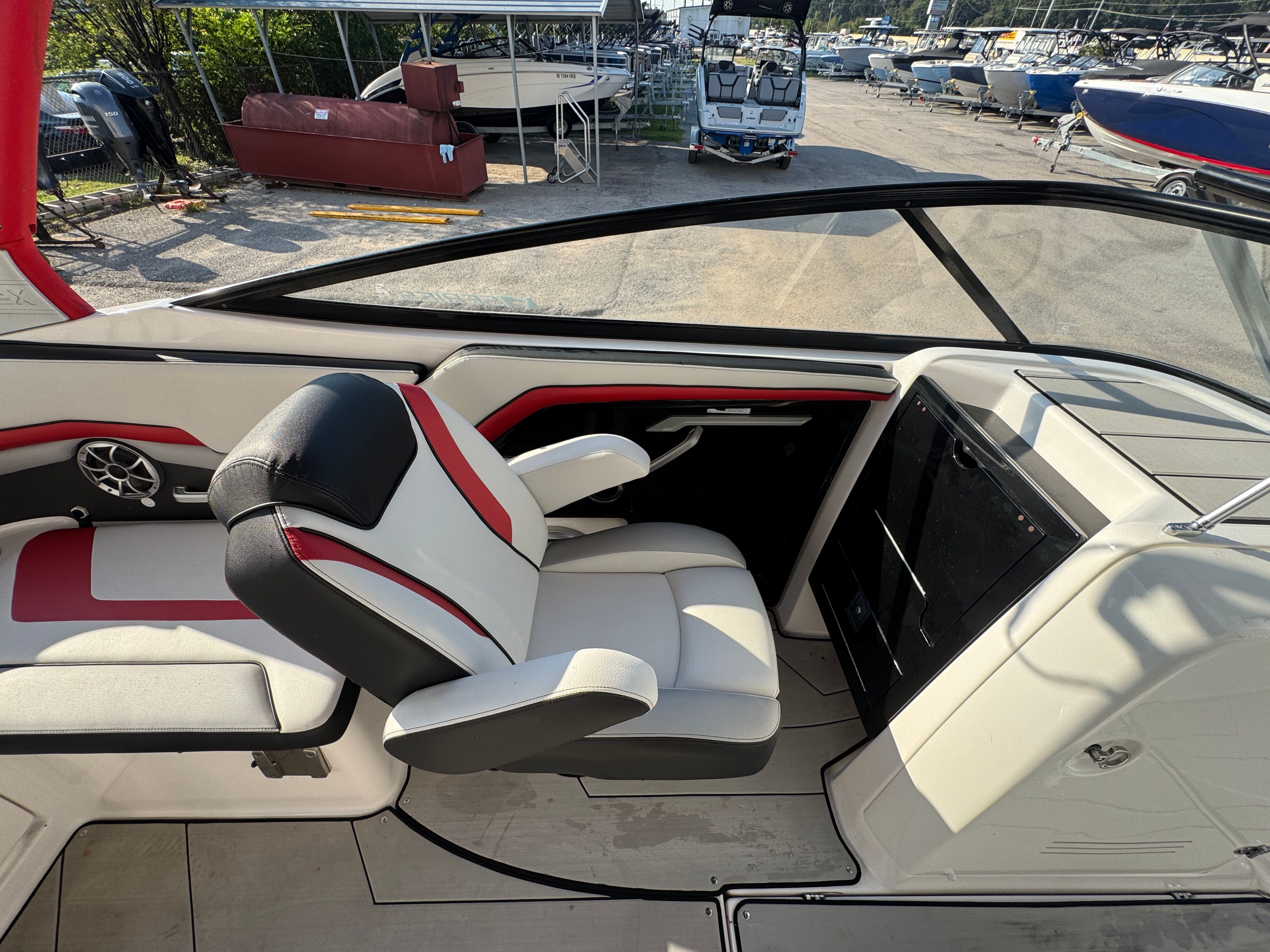 Slide: The Image of 2020 YAMAHA 242 XE - Image 12 - 12