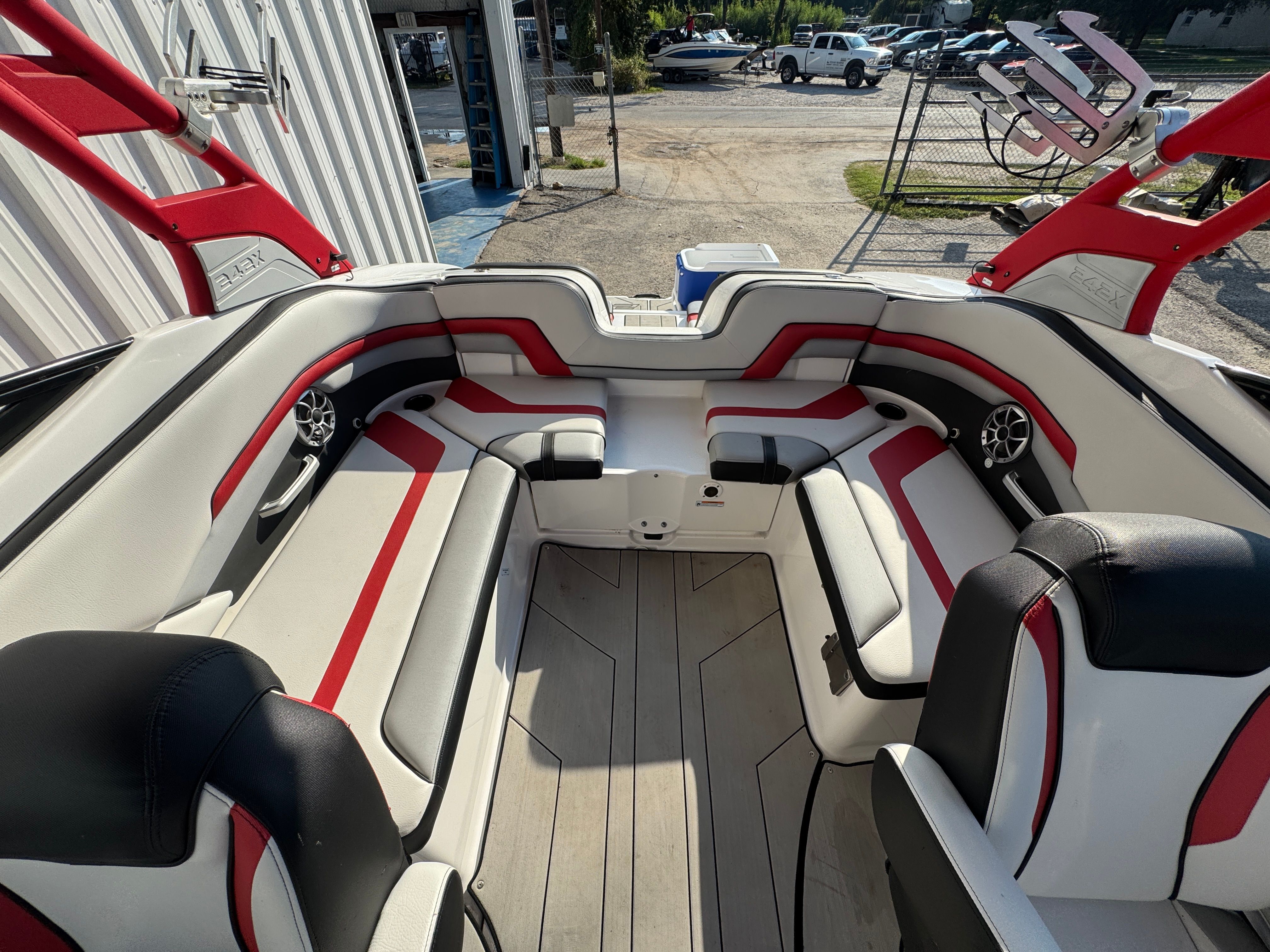 Slide: The Image of 2020 YAMAHA 242 XE - Image 9 - 9