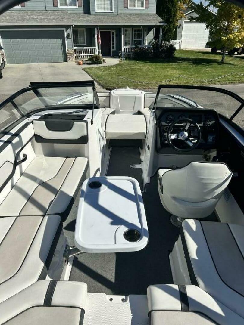 Slide: The Image of Yamaha Boats AR210 2019 - 5105102