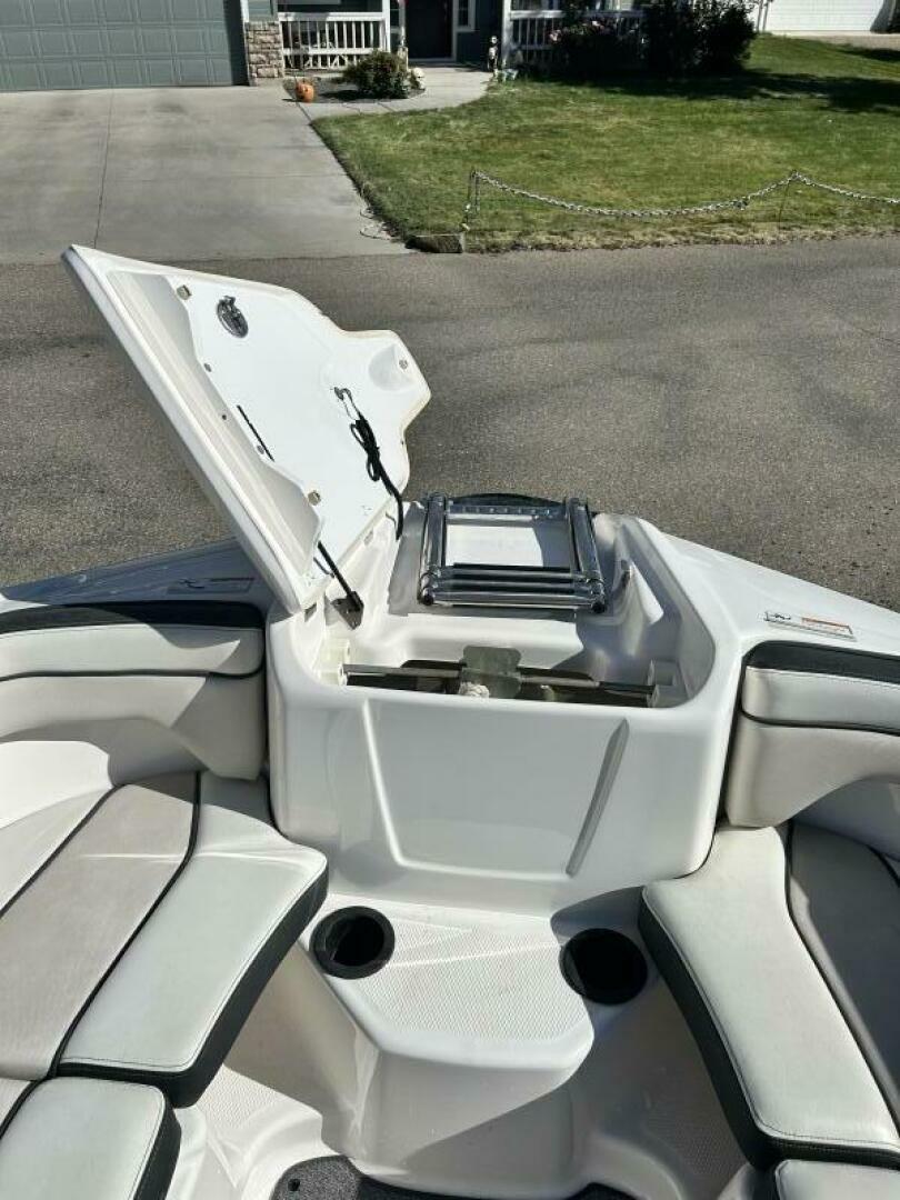 Slide: The Image of Yamaha Boats AR210 2019 - 5105115