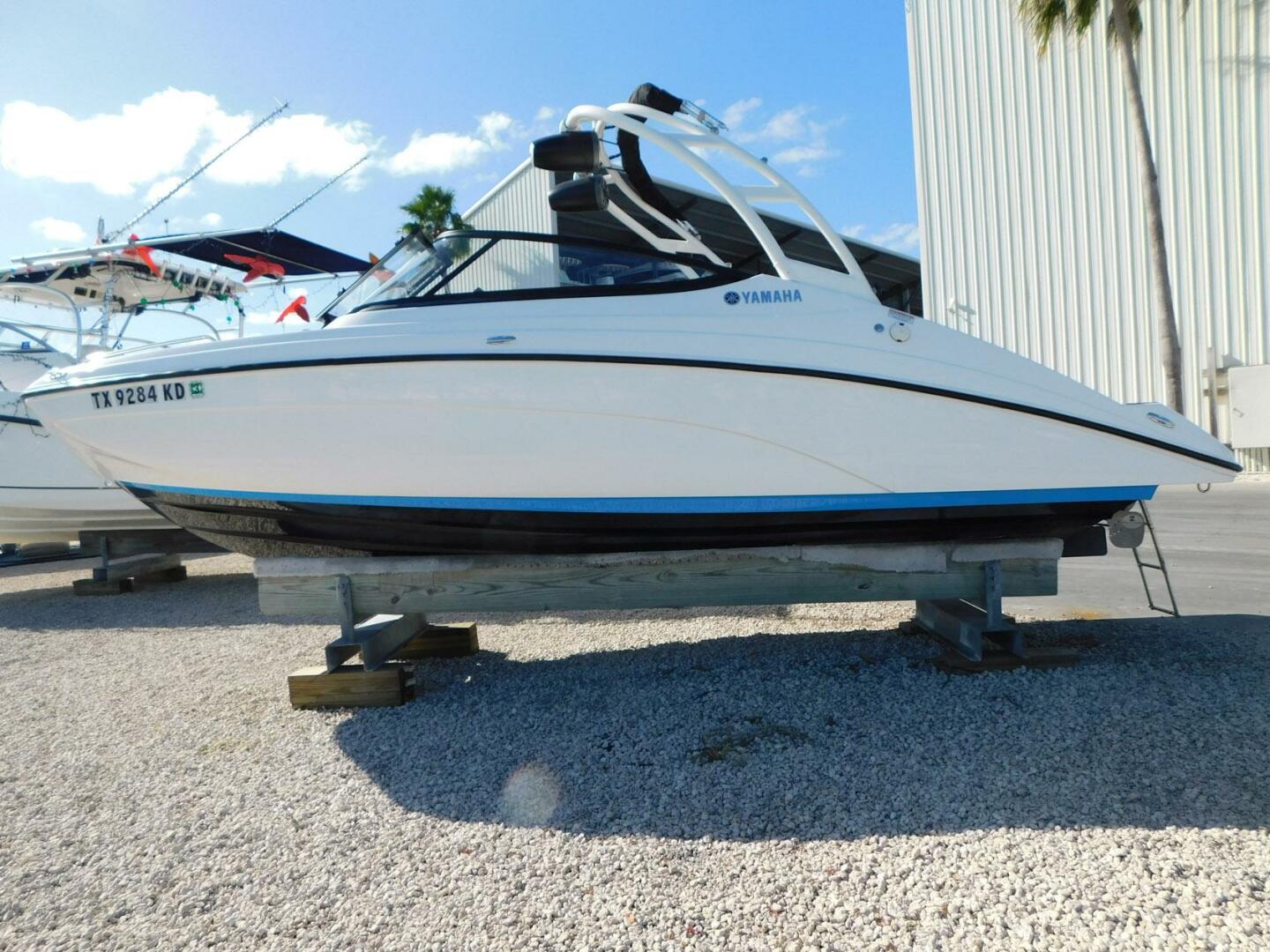 Slide: The Image of Yamaha Boats AR210 2021 - 4887316