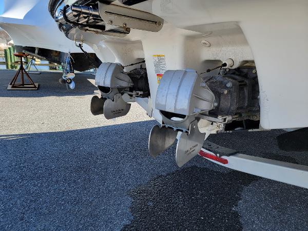 Slide: The Image of 2007 Yamaha Boats SX210 twin jet drives on trailer. - 18