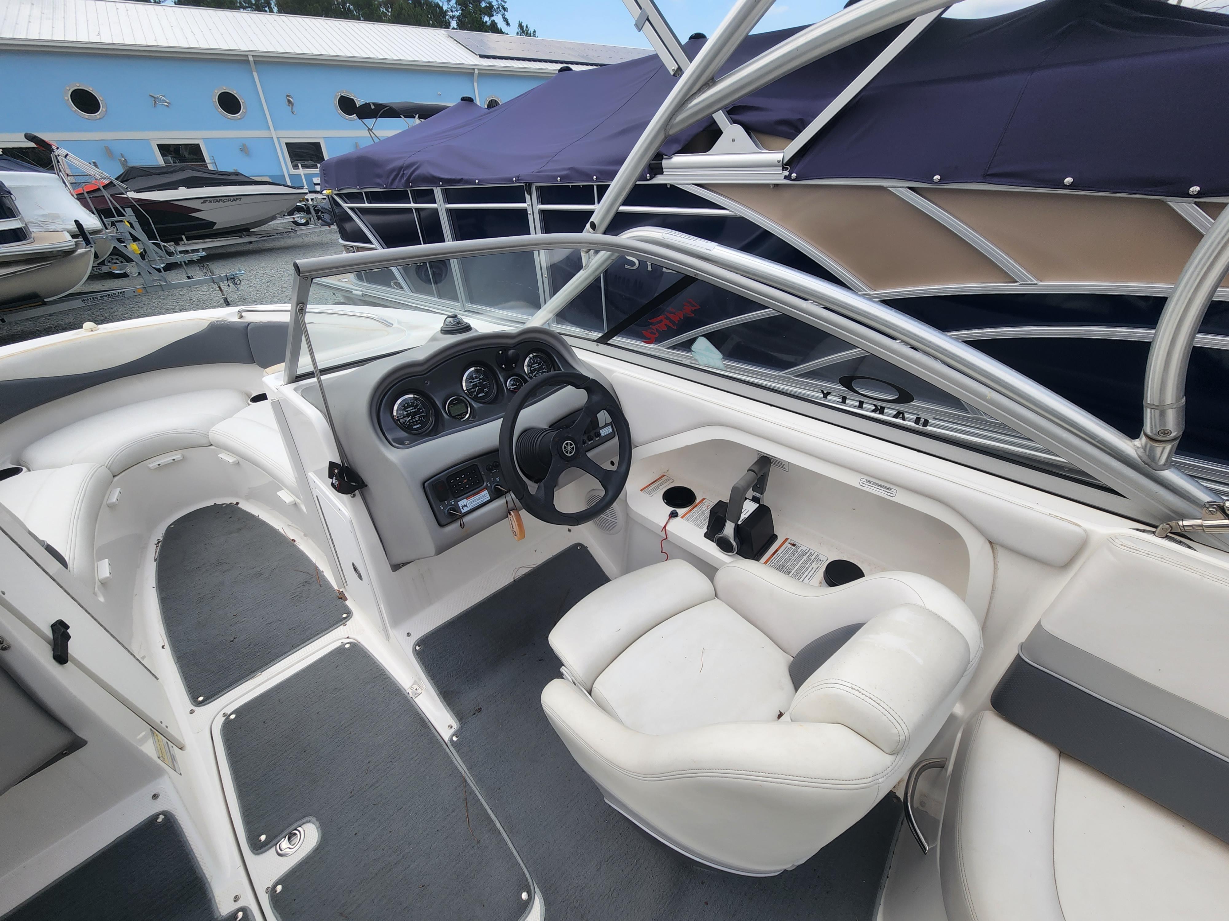 Slide: The Image of Yamaha Boats Yamaha AR 230 HO 2005 - 7
