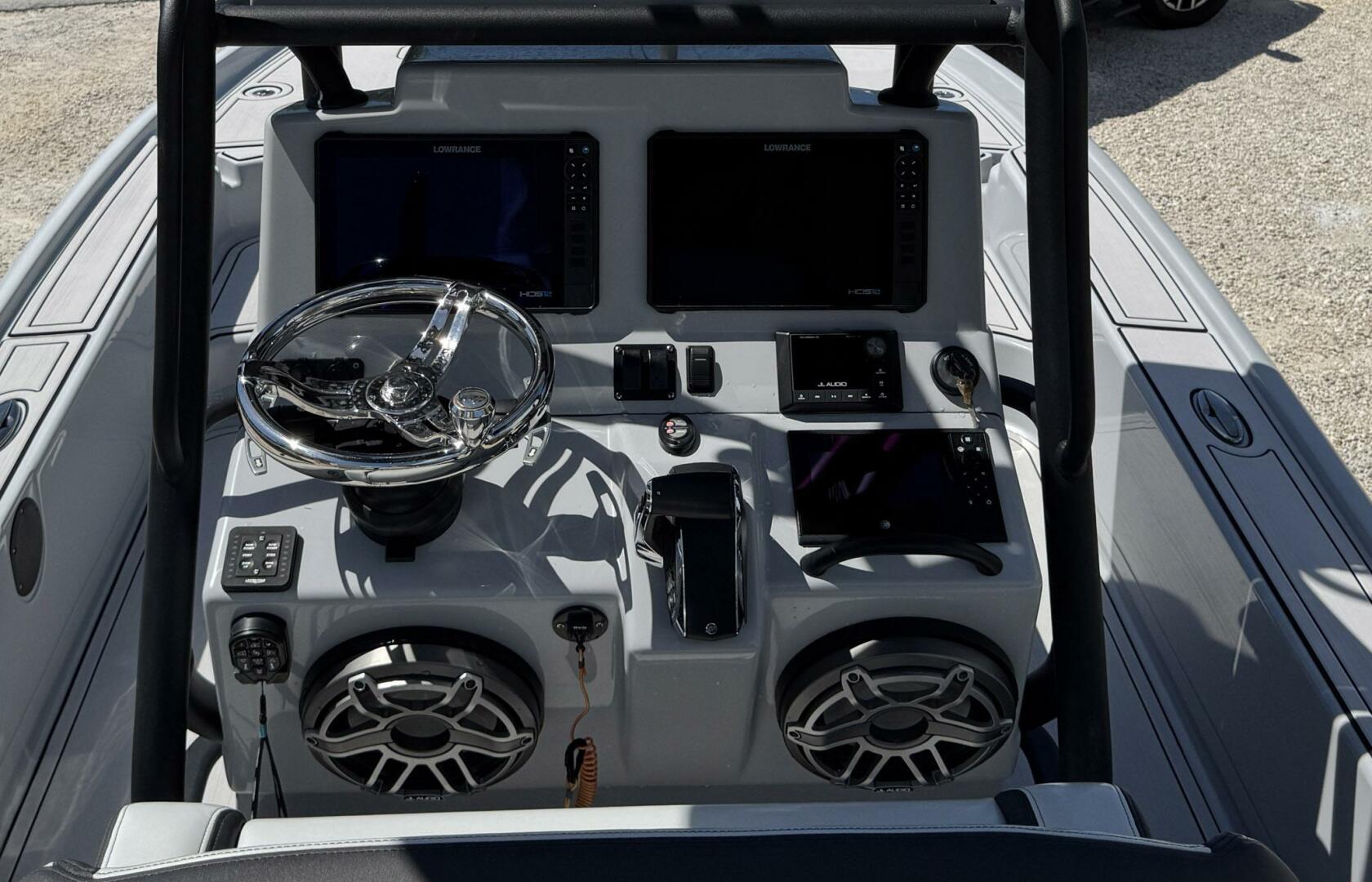 Slide: The Image of Yellowfin 24 Bay CE 2023 - 5513023