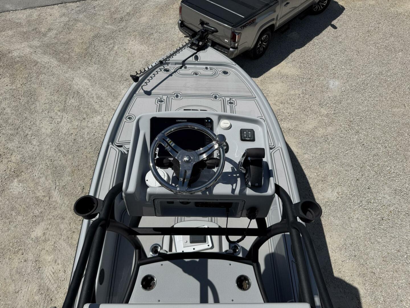 Slide: The Image of Yellowfin 24 Bay CE 2023 - 5513026