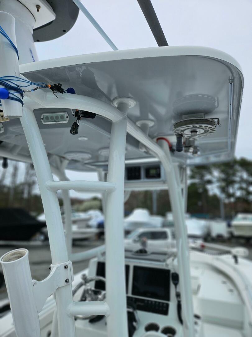 Slide: The Image of 2016 Yellowfin 26 Hybrid Power 9791908 978171999 0 130520250612 36 - 5305136