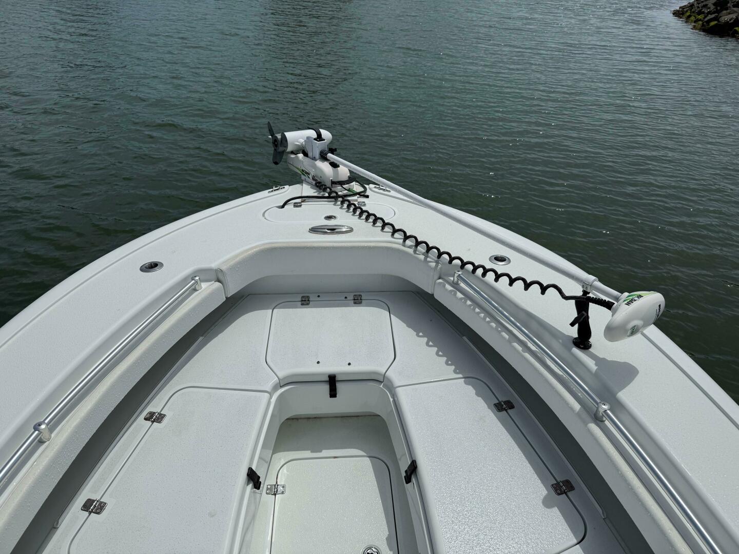 Slide: The Image of 2016 Yellowfin 26 Hybrid Power 9791908 978171973 0 130520250609 10 - 5305163