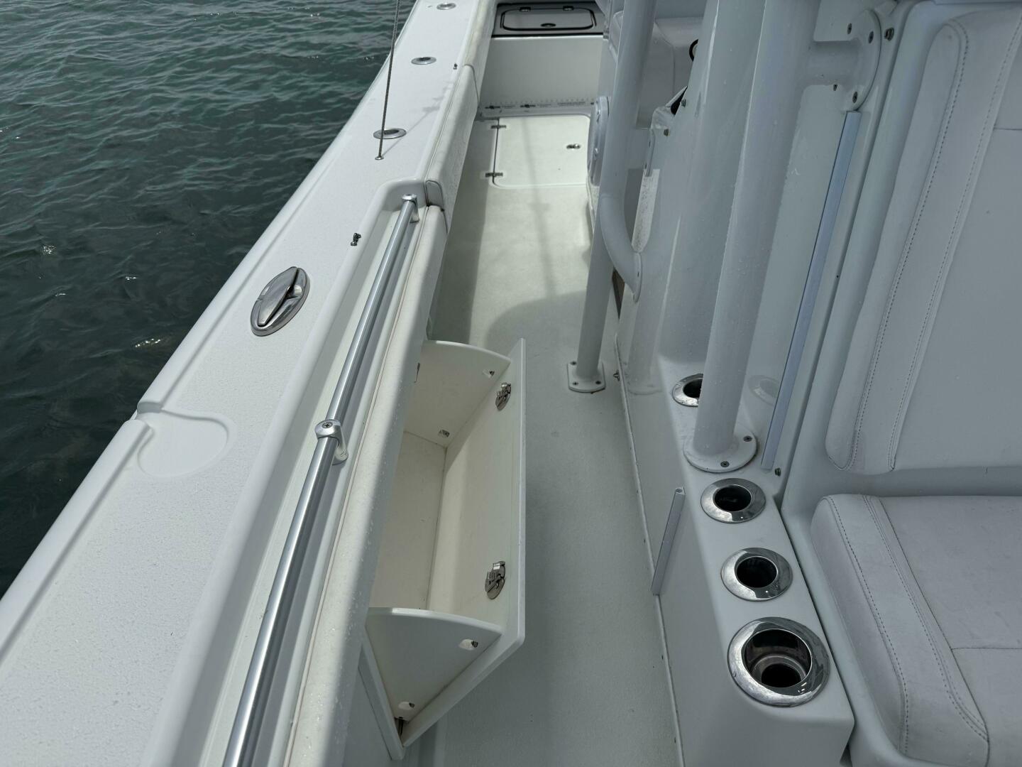 Slide: The Image of 2016 Yellowfin 26 Hybrid Power 9791908 978171981 0 130520250610 18 - 5305170