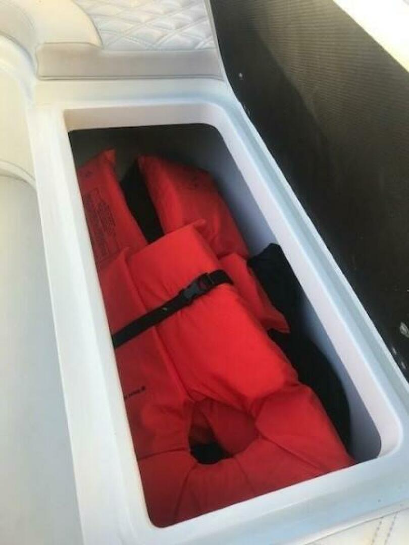 Slide: The Image of Yellowfin 34 Offshore 2019 - 5425793