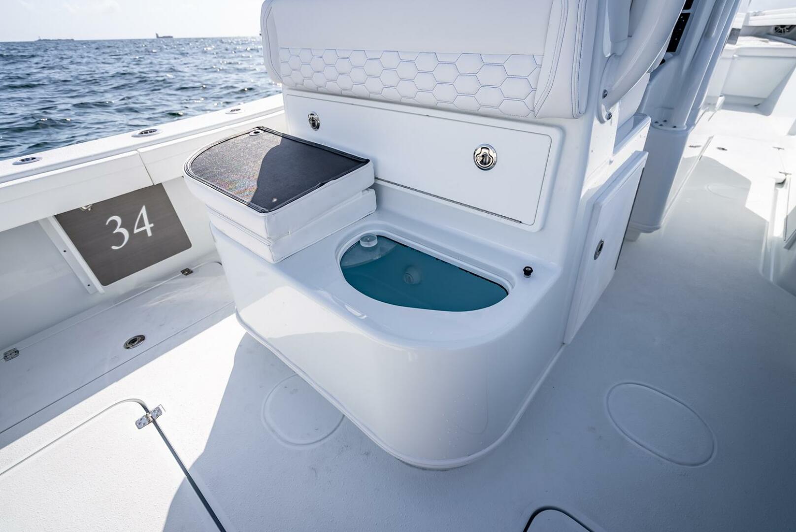 Slide: The Image of Yellowfin 34 Offshore 2025 - 4493254