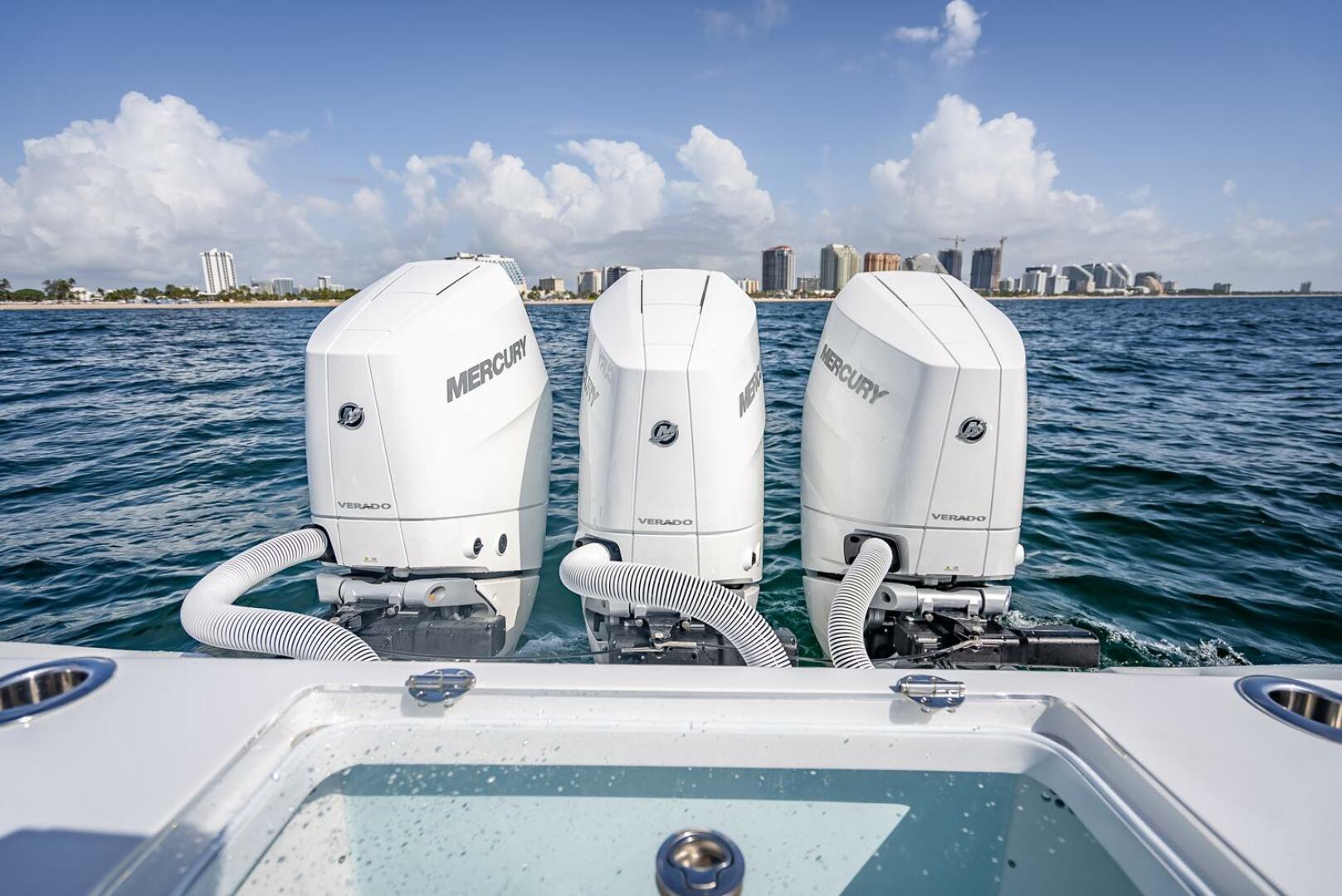Slide: The Image of Yellowfin 34 Offshore 2025 - 4493257
