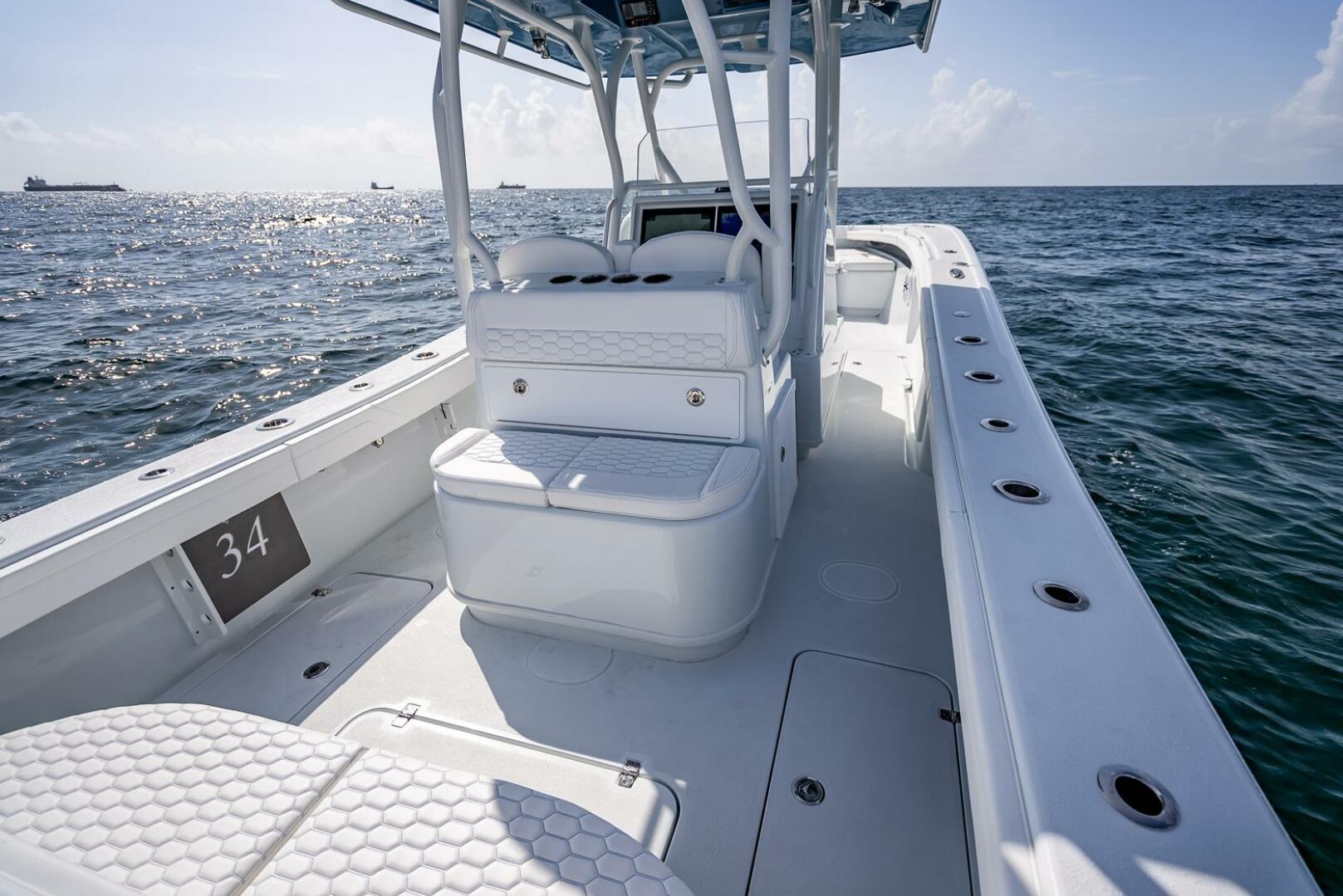 Slide: The Image of Yellowfin 34 Offshore 2025 - 4493260