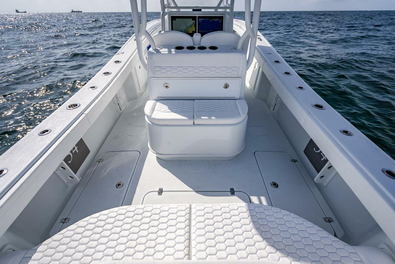 Slide: The Image of Yellowfin 34 Offshore 2025 - 4493262
