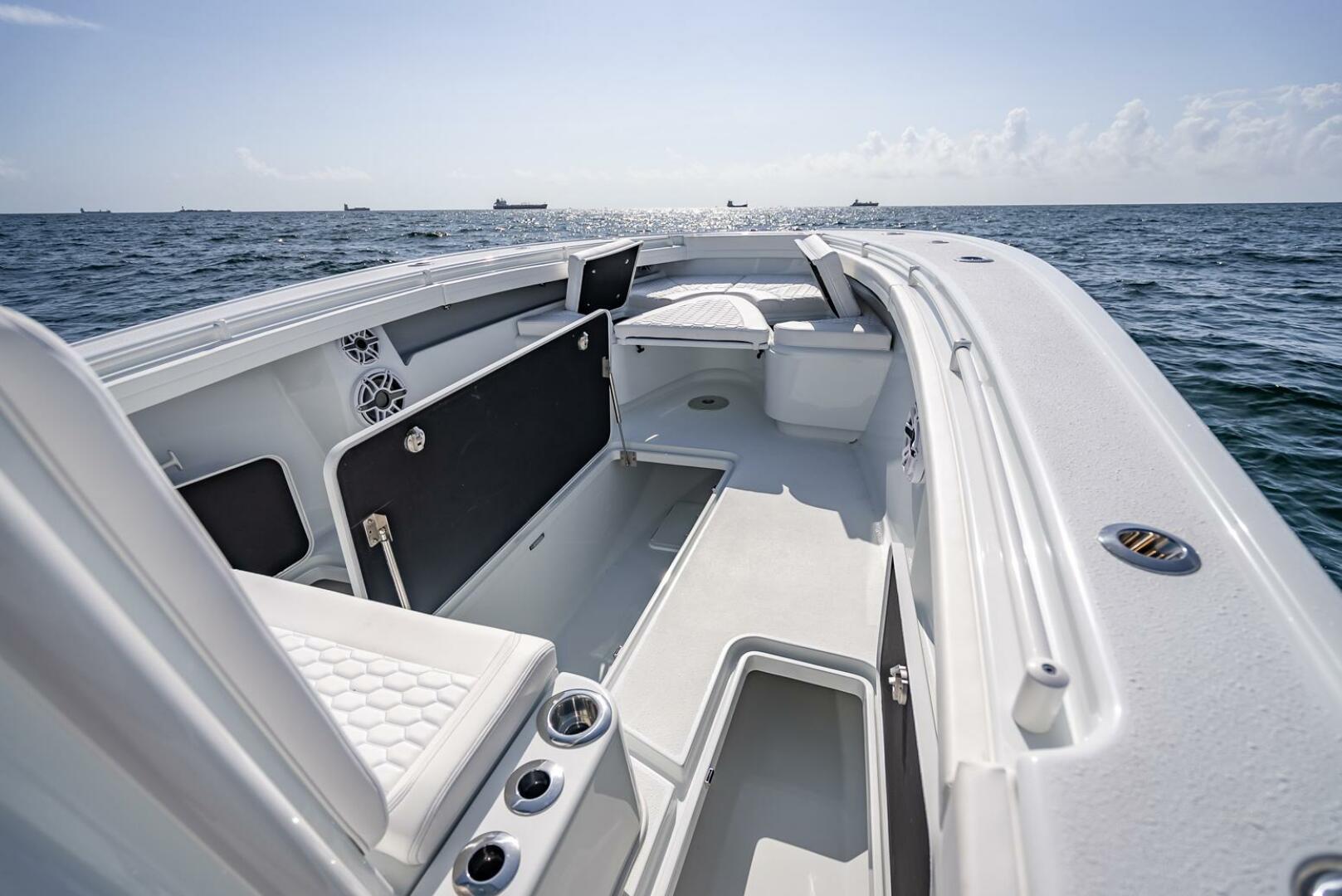 Slide: The Image of Yellowfin 34 Offshore 2025 - 4498700