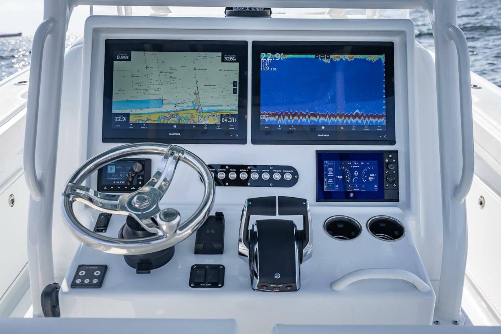 Slide: The Image of Yellowfin 34 Offshore 2025 - 5528041