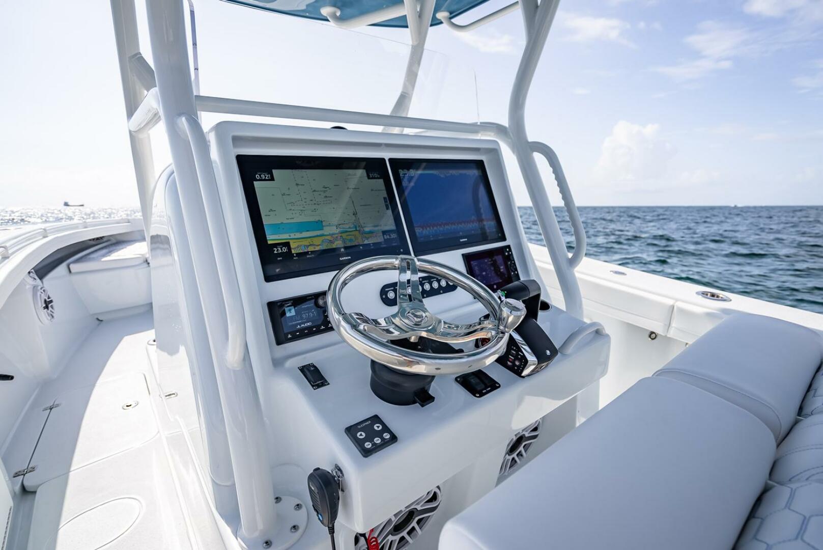 Slide: The Image of Yellowfin 34 Offshore 2025 - 5528042
