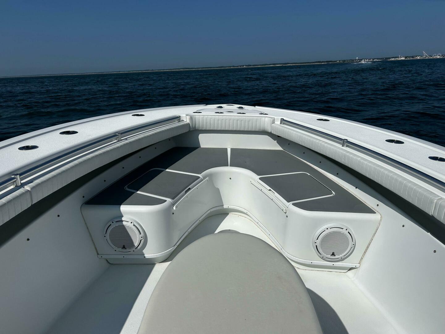 Slide: The Image of Yellowfin 36 2013 - 8