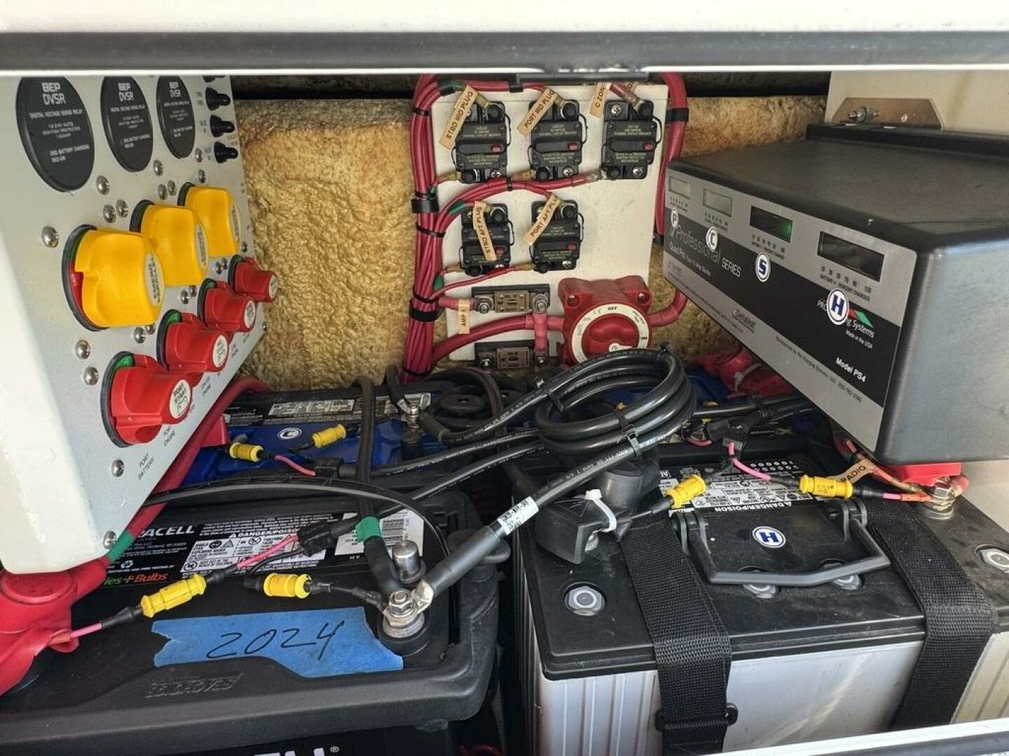 Slide: The Image of Yellowfin 36 2014 - 5487509