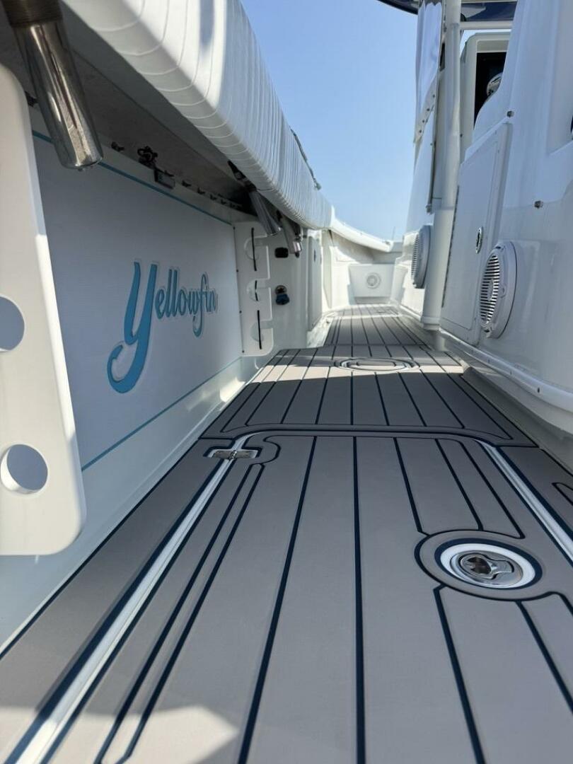 Slide: The Image of Yellowfin 36 2014 - 5487514