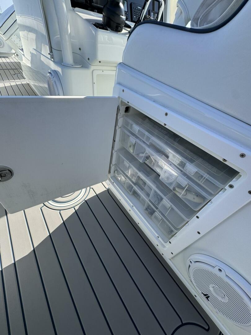 Slide: The Image of Yellowfin 36 2014 - 5487519