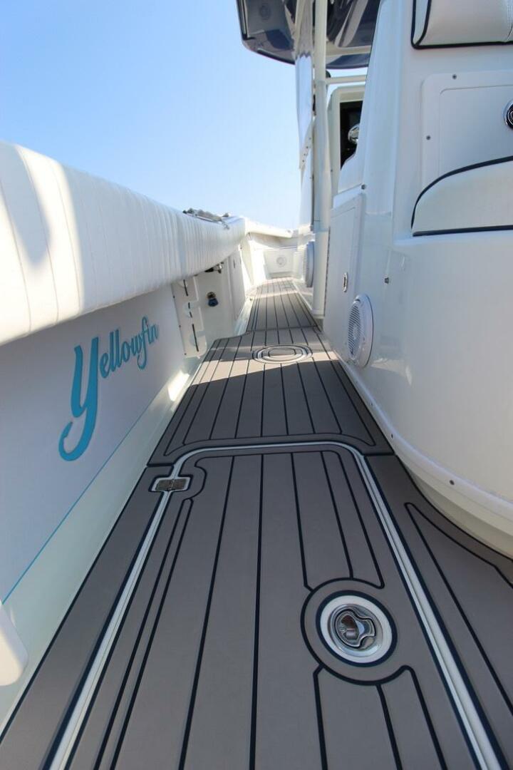 Slide: The Image of Yellowfin 36 2014 - 5495611