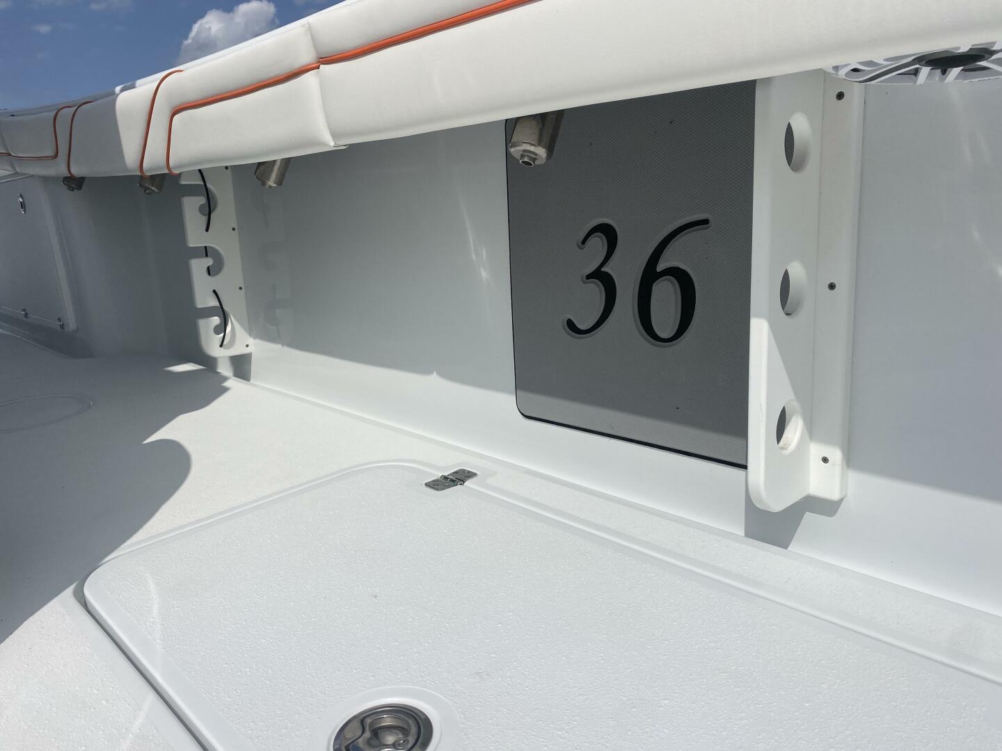 Slide: The Image of Yellowfin 36 CC 2021 - 5165933