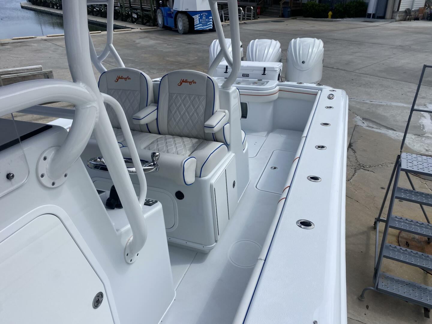 Slide: The Image of Yellowfin 36 CC 2021 - 5165943