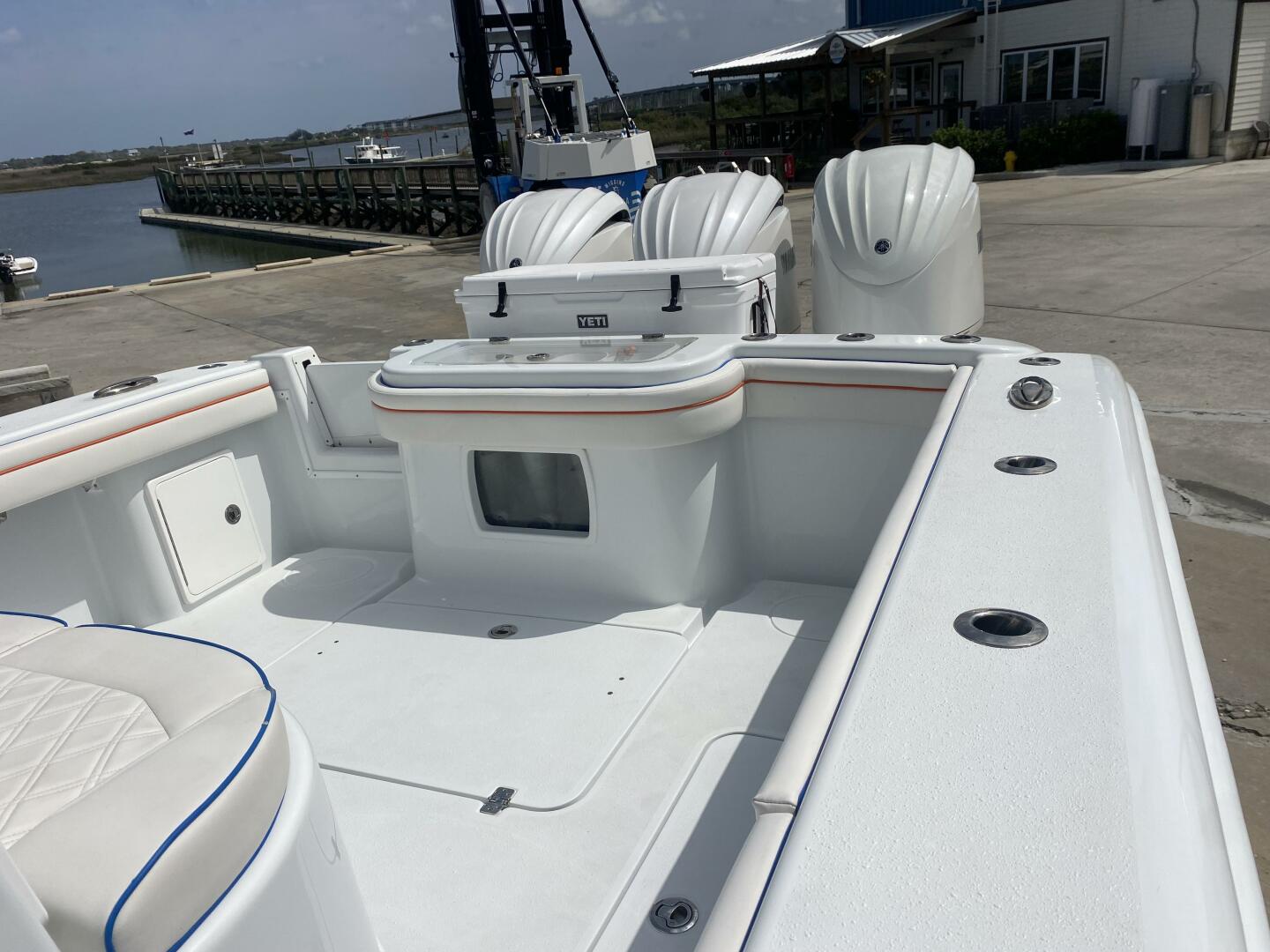 Slide: The Image of Yellowfin 36 CC 2021 - 5165948