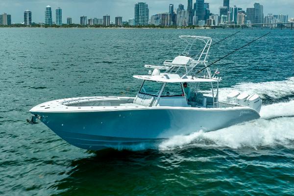 Slide: The Image of Yellowfin 42 2023 - 1
