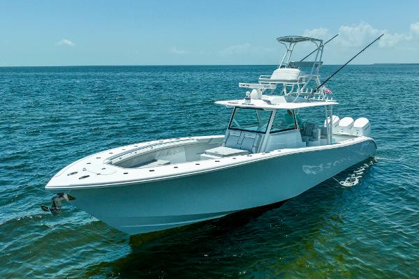 Slide: The Image of Yellowfin 42 2023 - 11