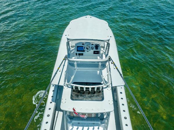 Slide: The Image of Yellowfin 42 2023 - 13