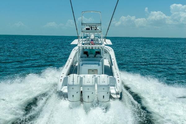 Slide: The Image of Yellowfin 42 2023 - 17