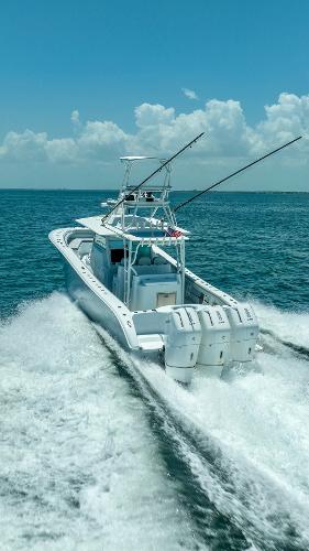 Slide: The Image of Yellowfin 42 2023 - 22