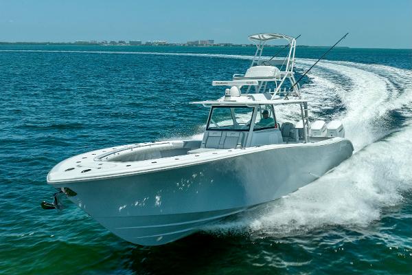Slide: The Image of Yellowfin 42 2023 - 23