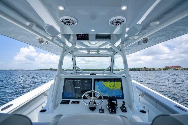 Slide: The Image of Yellowfin 42 2023 - 26