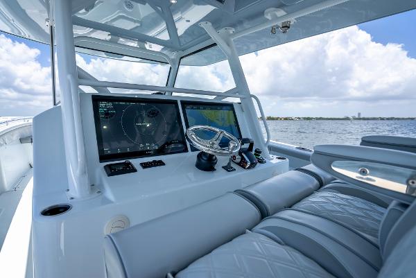 Slide: The Image of Yellowfin 42 2023 - 27