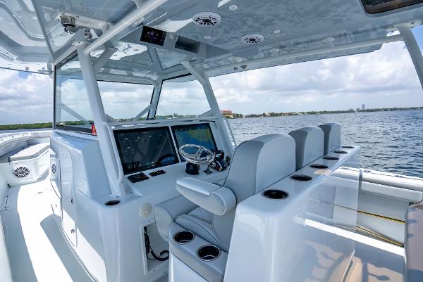 Slide: The Image of Yellowfin 42 2023 - 28